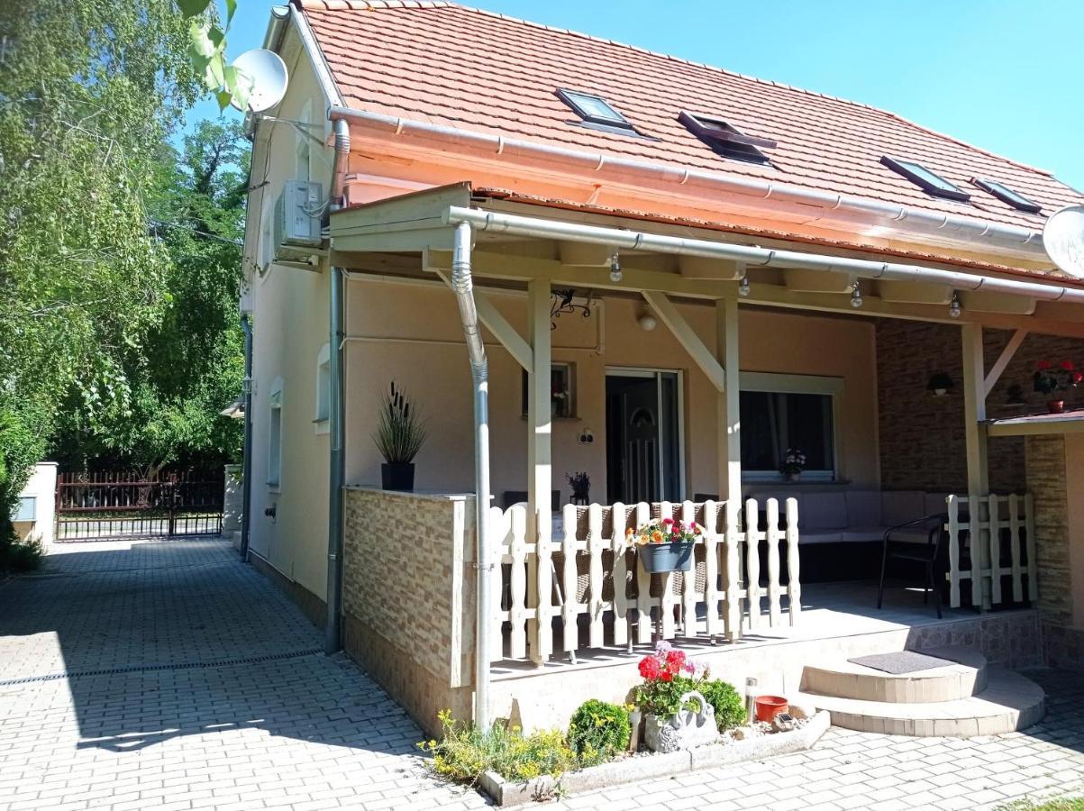 Sommer Ferienhaus Balatonszarszo Zewnętrze zdjęcie